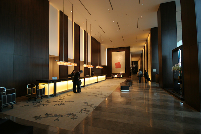 Come progettare l'illuminazione nella hall e come selezionare le luci a LED corrette per la hall dell'hotel?